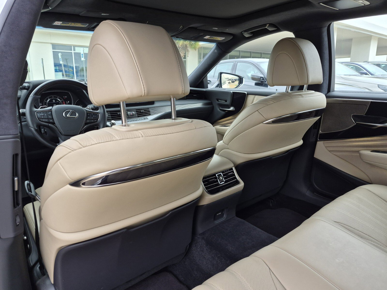Used 2022 Lexus LS 500 w/ Interior Upgrade Package RWD image 18
