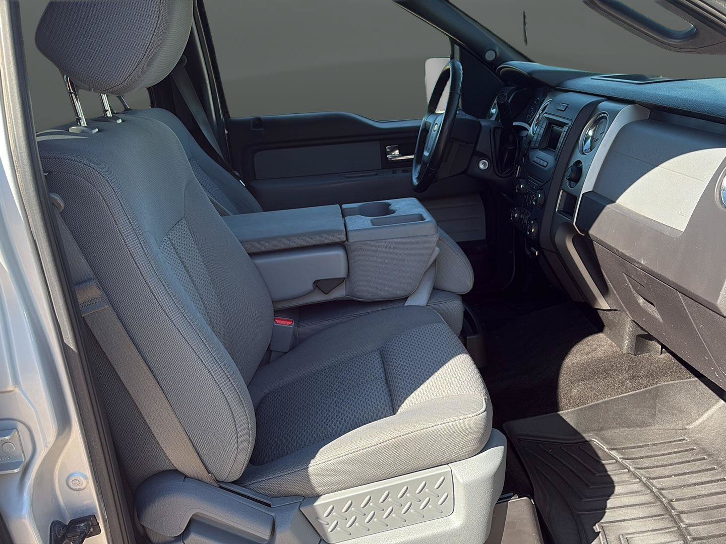 Used 2013 Ford F150 XLT w/ Luxury Equipment Group AWD/4WD image 18