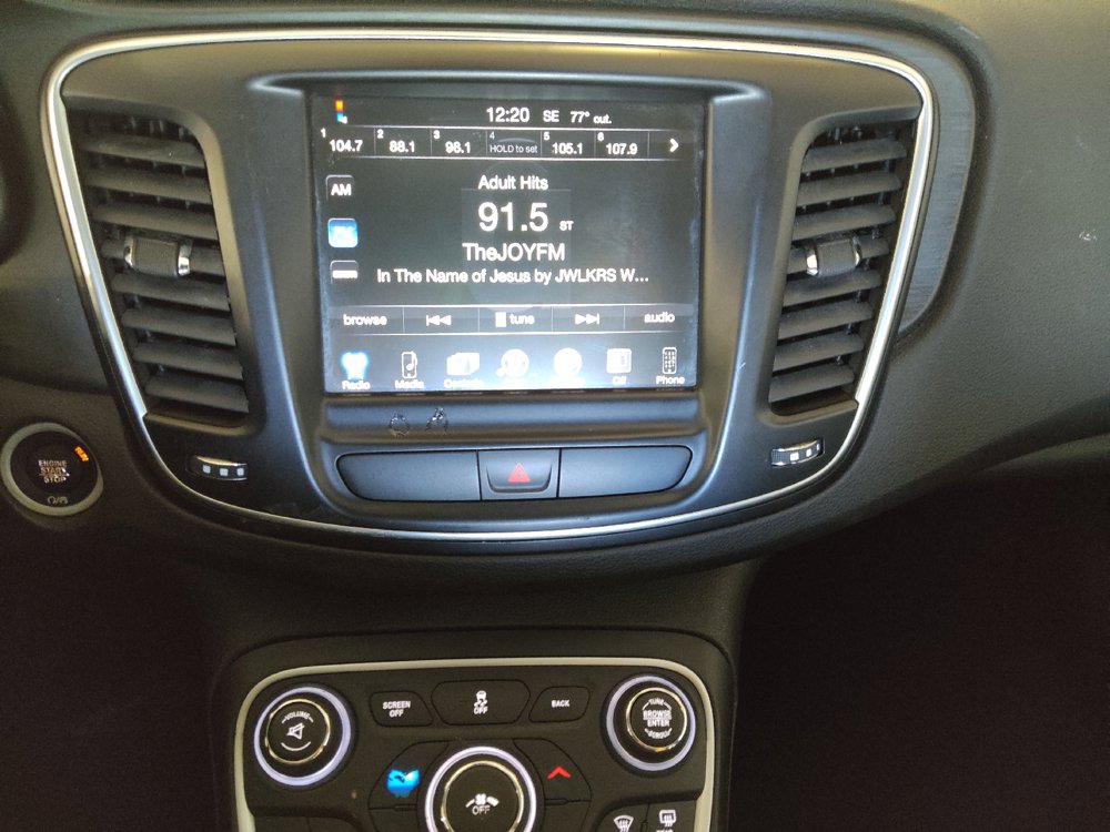 Used 2016 Chrysler 200 Limited FWD image 25