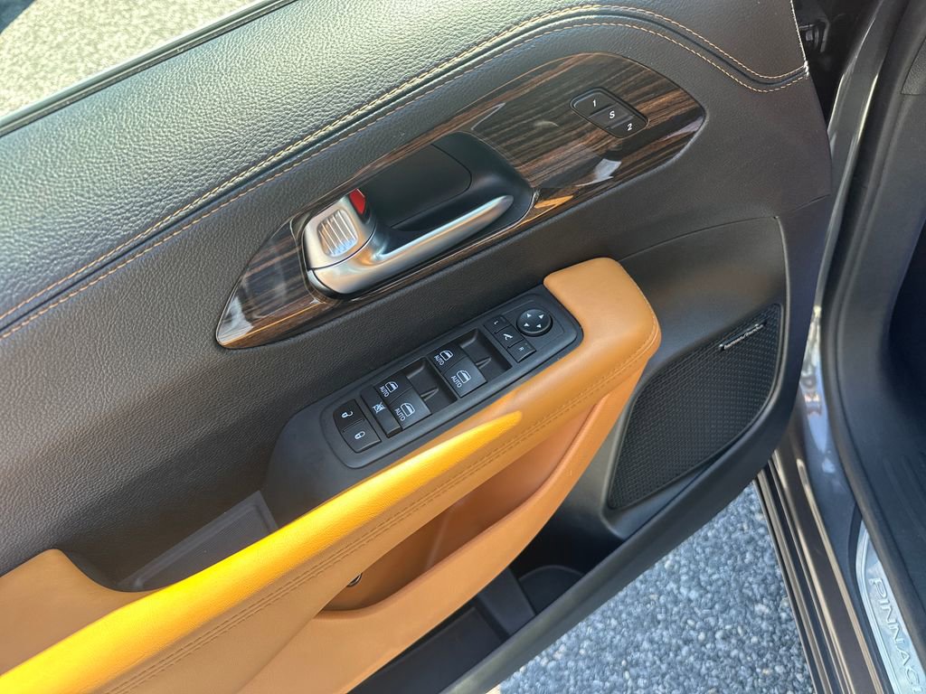 Used 2023 Chrysler Pacifica Pinnacle image 15
