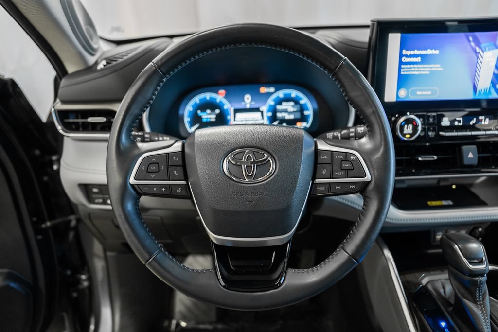 Used 2023 Toyota Highlander Limited AWD/4WD image 32