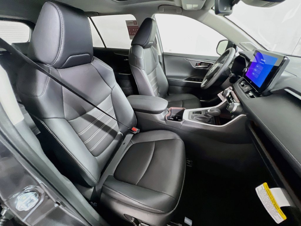Used 2025 Toyota RAV4 Limited w/ Advanced Technology Package FWD image 27