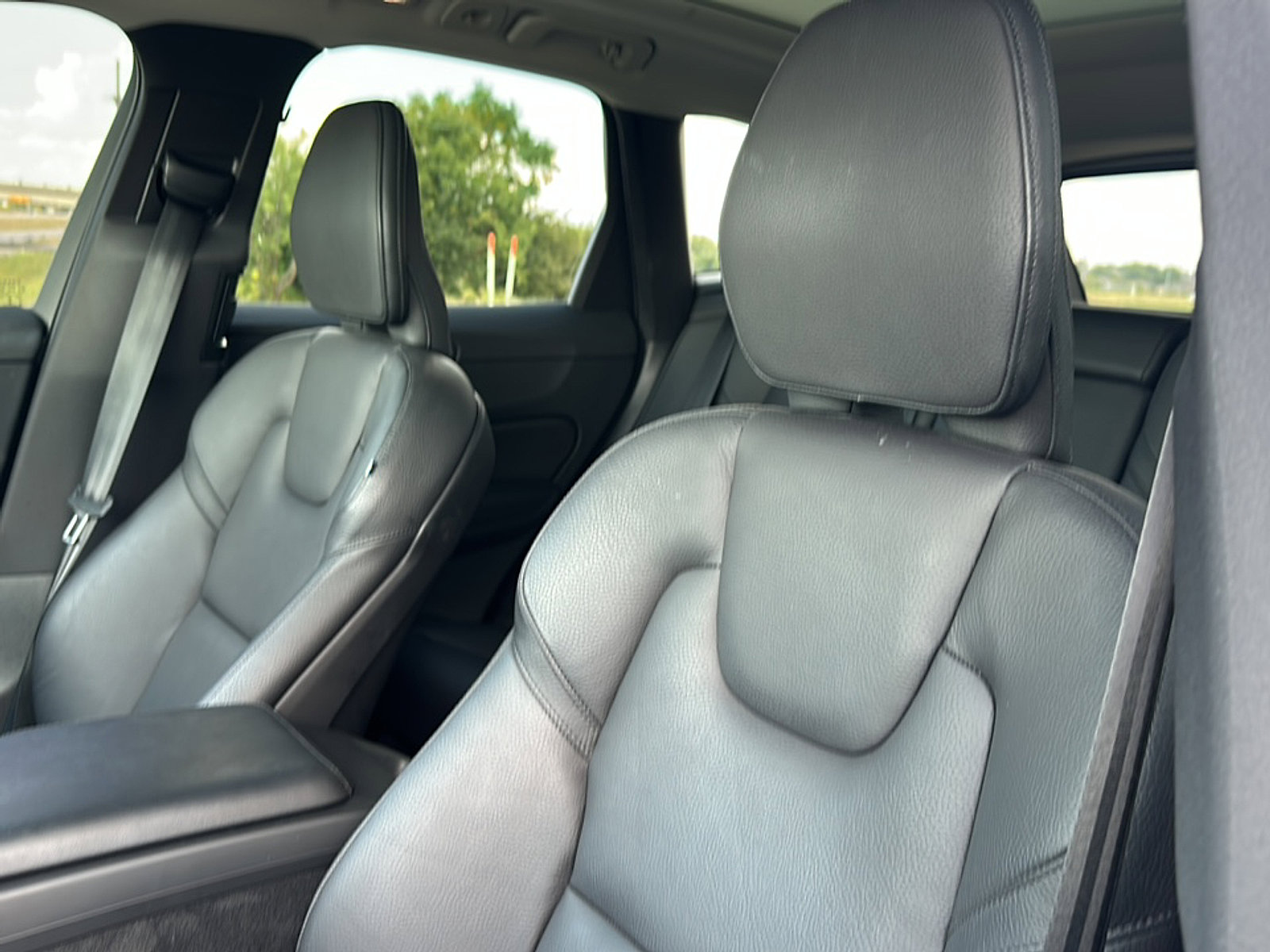 Used 2023 Volvo XC60 B5 Plus w/ Climate Package image 14