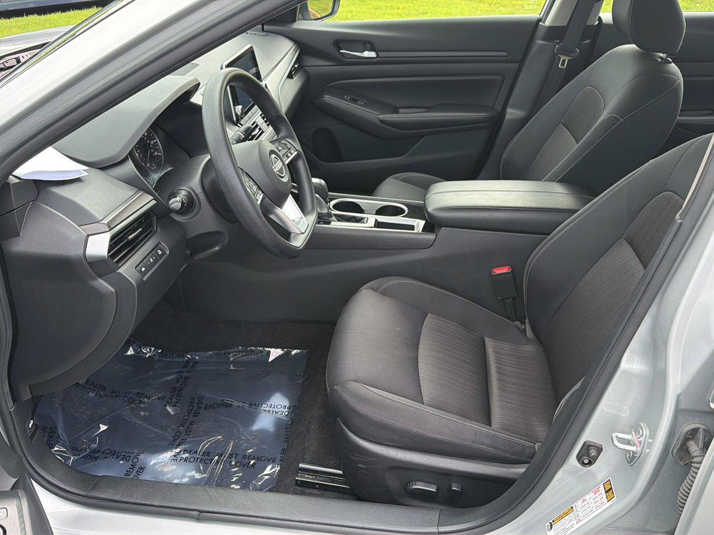 Used 2024 Nissan Altima 2.5 SV FWD image 10