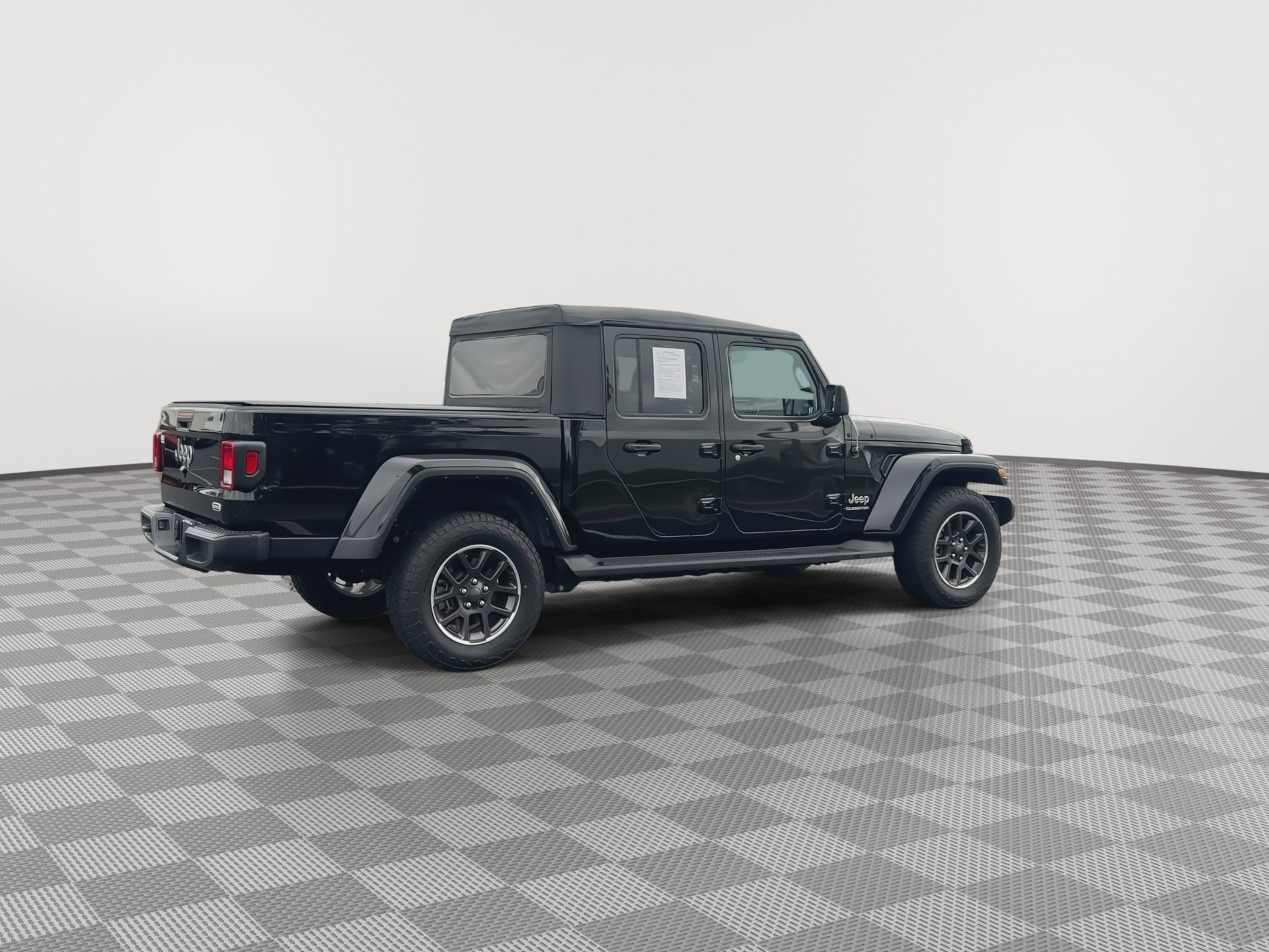 Used 2022 Jeep Gladiator Overland w/ Cold Weather Group AWD/4WD image 8