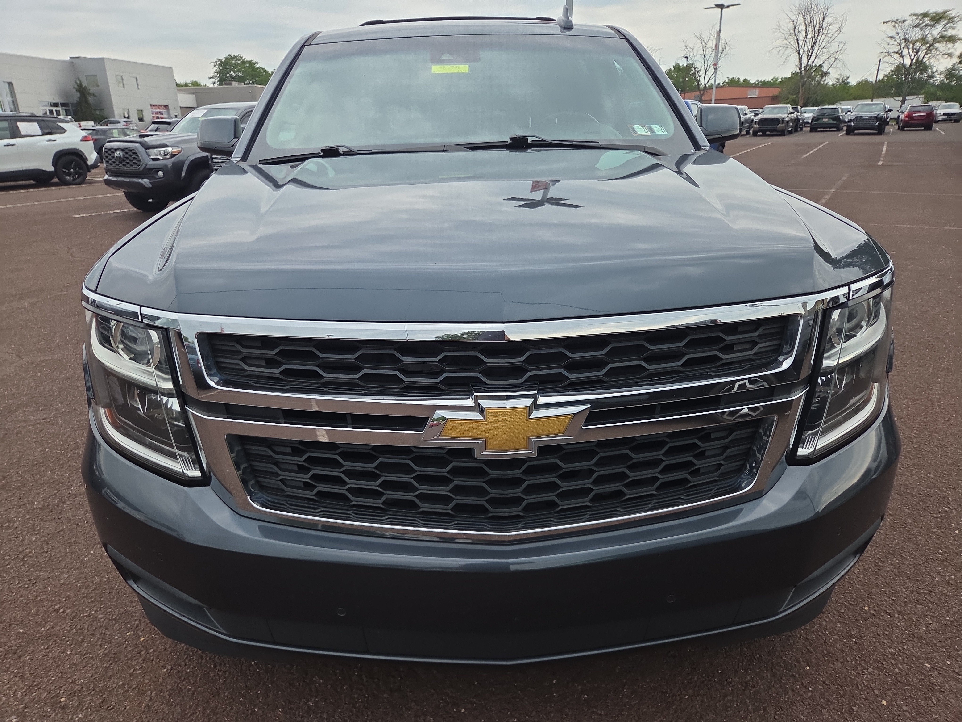 Used 2019 Chevrolet Suburban LT AWD/4WD image 8