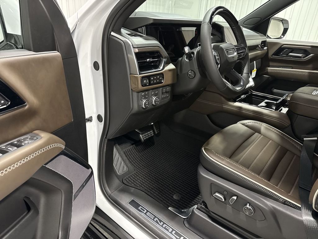 New 2026 GMC Yukon XL Denali Ultimate AWD/4WD image 10
