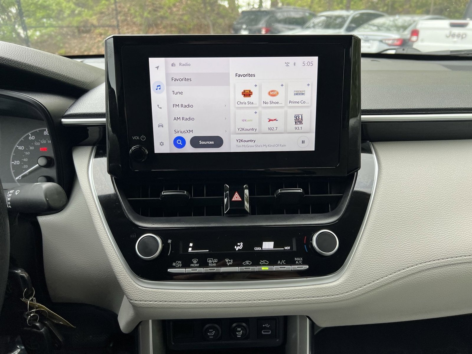 Used 2023 Toyota Corolla Cross L FWD image 25