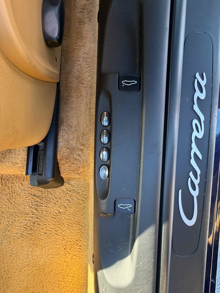 Used 2003 Porsche 911 Cabriolet image 26