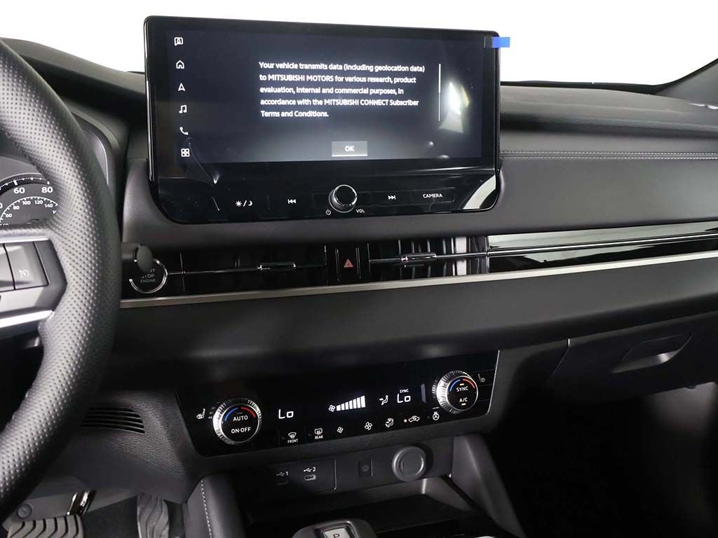 New 2026 Mitsubishi Outlander LE FWD image 34