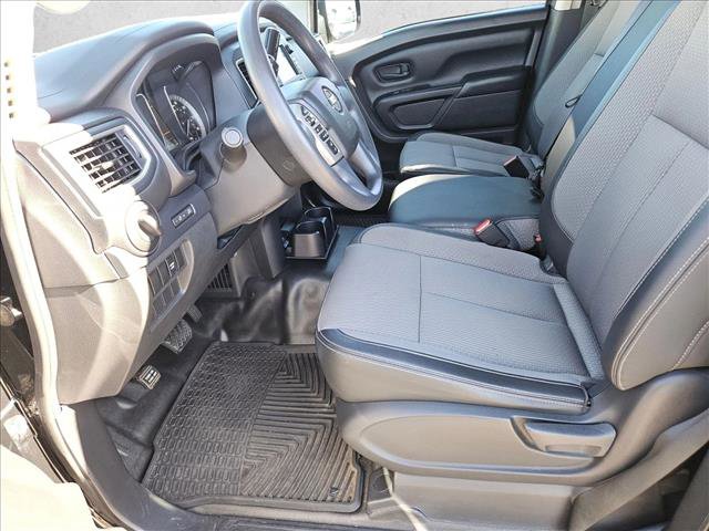 Used 2019 Nissan Titan S image 12