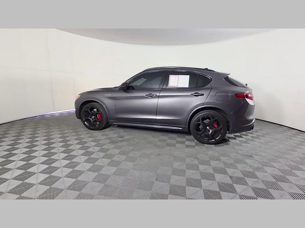 Used 2023 Alfa Romeo Stelvio Veloce AWD/4WD image 47