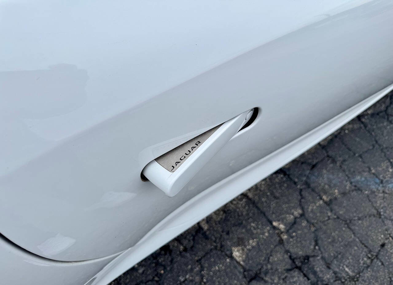 Used 2017 Jaguar F-TYPE Premium 2dr Coupe 8A image 13