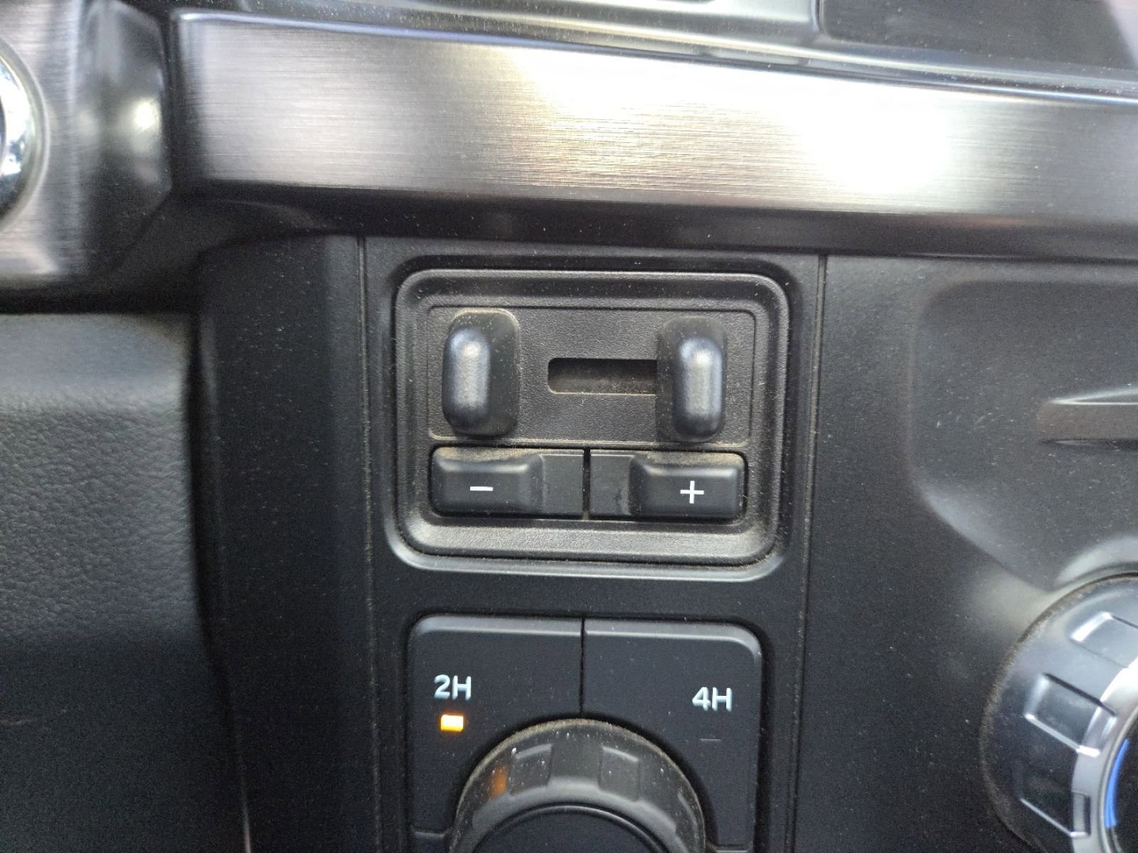 Used 2023 Ford F350 Lariat w/ Lariat Ultimate Package image 12