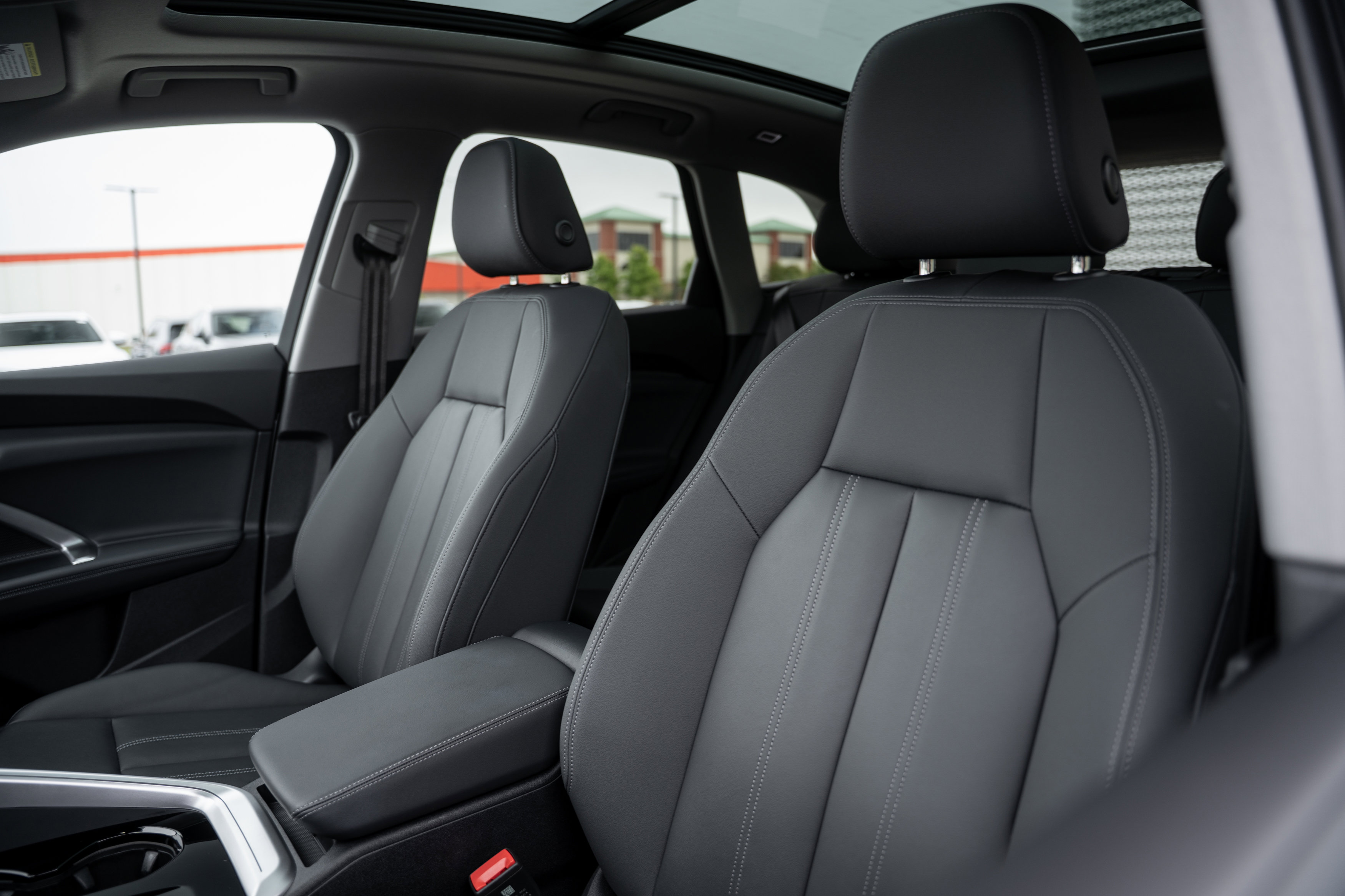 Certified 2025 Audi Q5 Premium w/ Convenience Package image 11