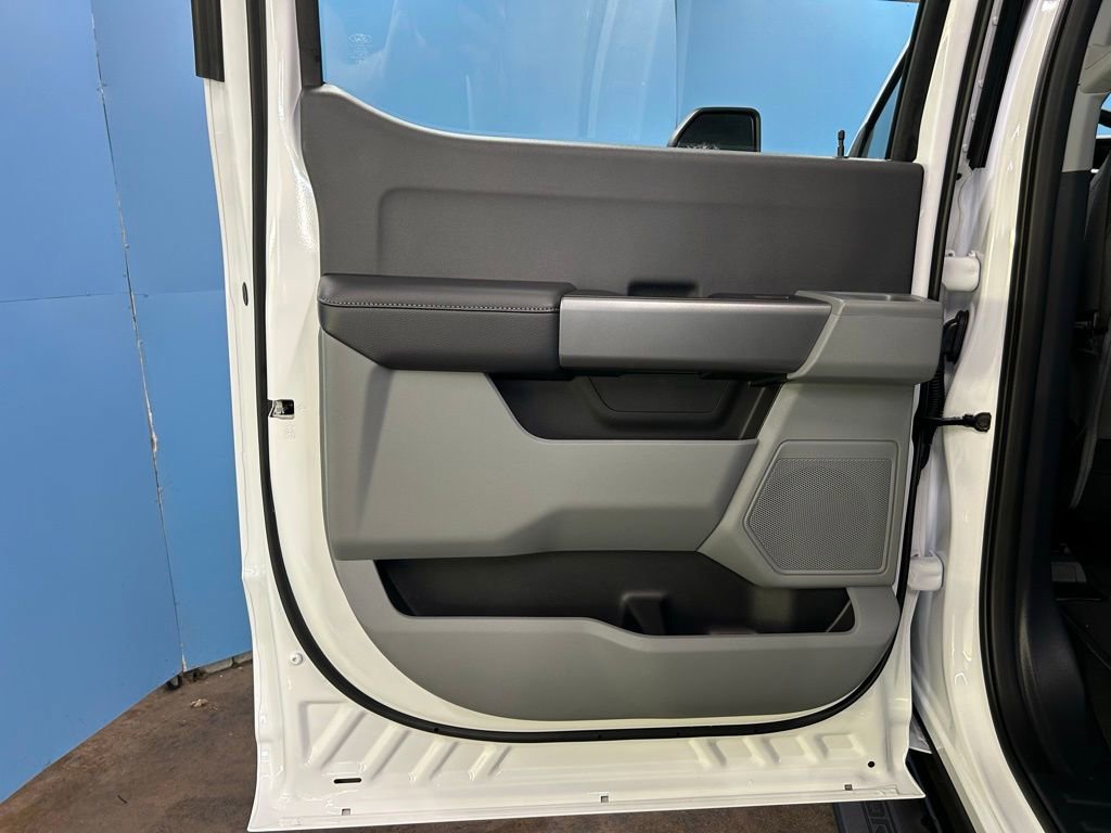 New 2026 Ford F250 XL w/ STX Appearance Package AWD/4WD image 39