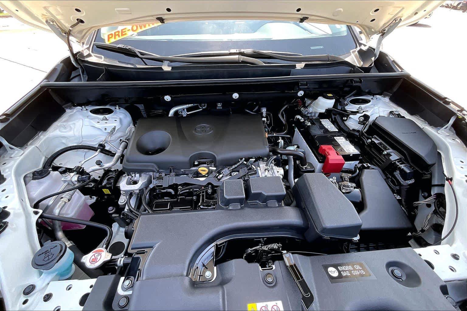Used 2025 Toyota RAV4 XLE FWD image 32