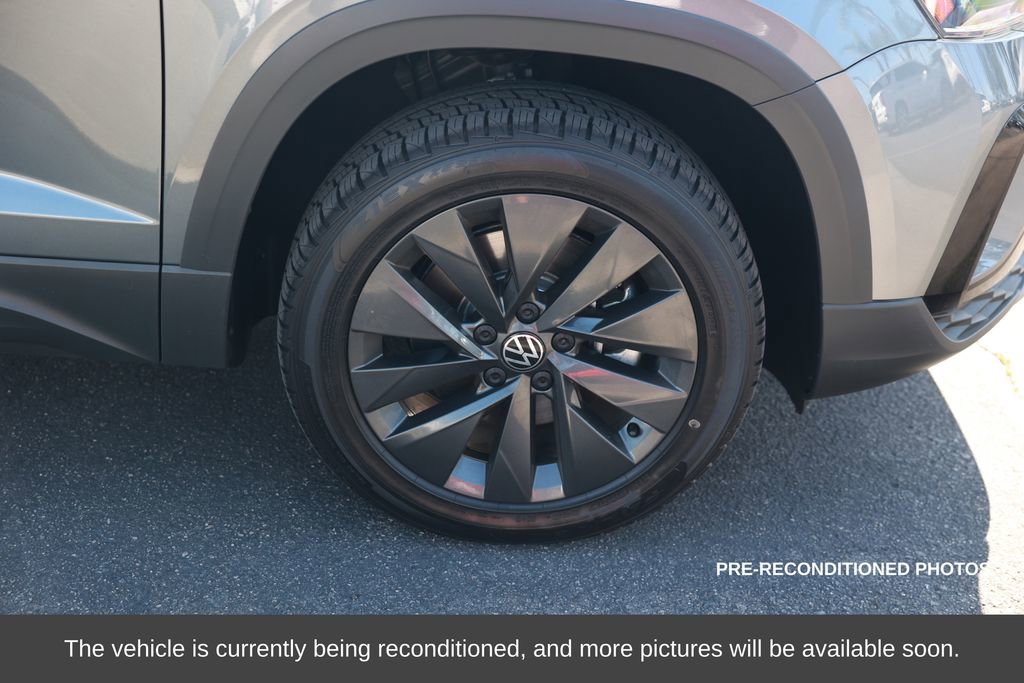 Used 2022 Volkswagen Taos S image 8