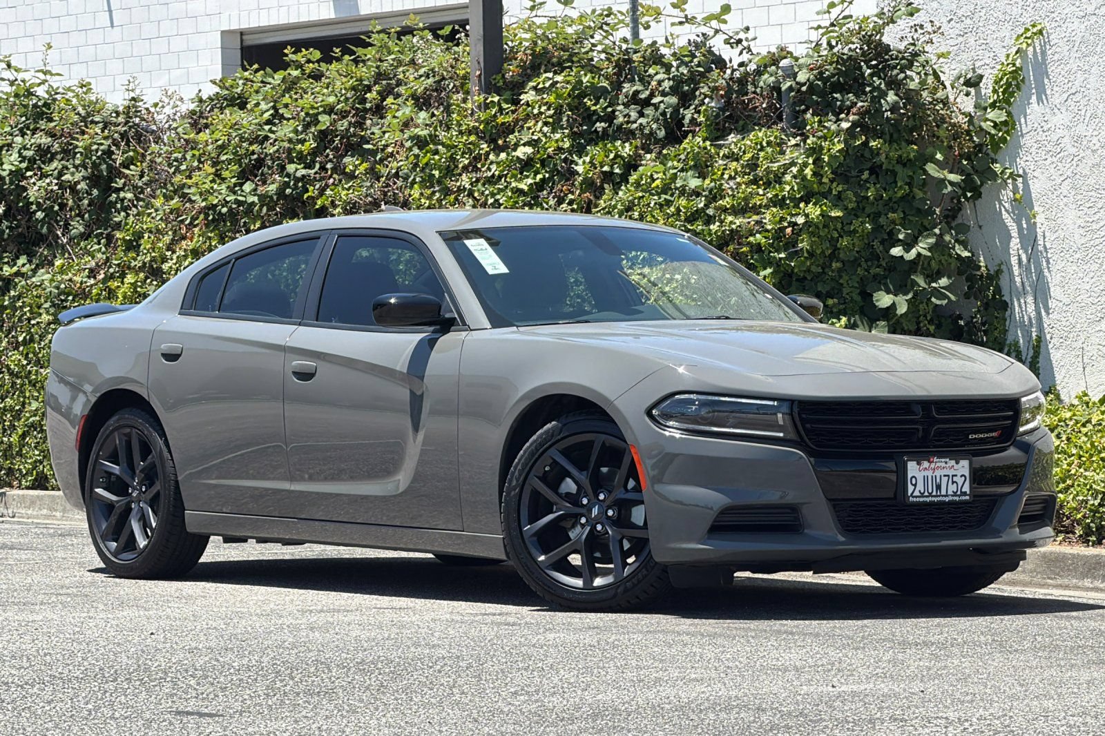 Used 2023 Dodge Charger SXT w/ Blacktop Package RWD image 2