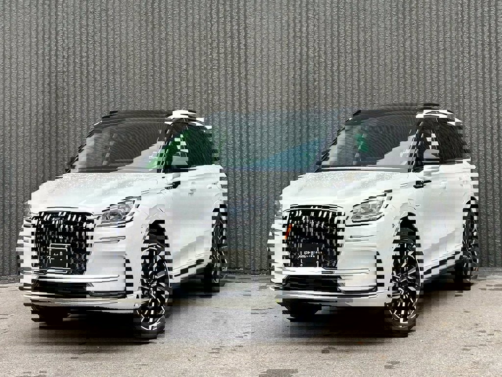 New 2025 Lincoln Corsair Grand Touring image 7