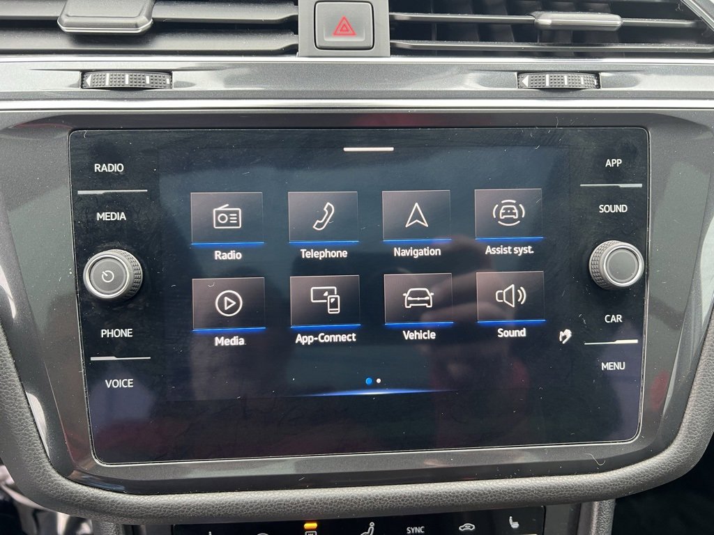 Used 2022 Volkswagen Tiguan SE w/ Panoramic Sunroof Package image 21