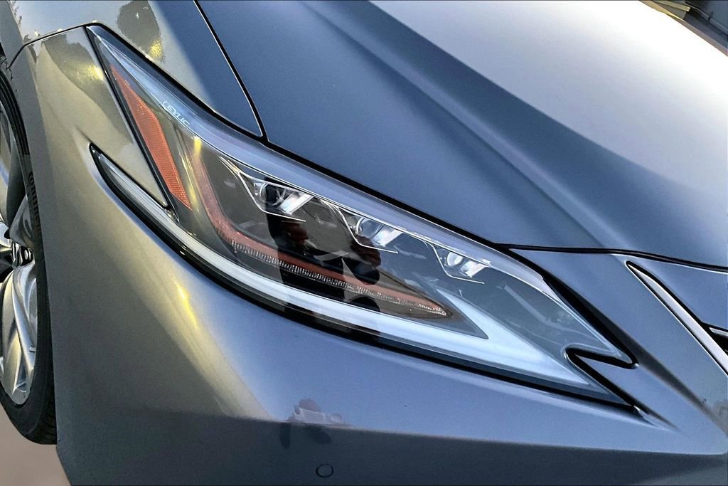 Used 2020 Lexus ES 350 F Sport w/ Accessory Package FWD image 30