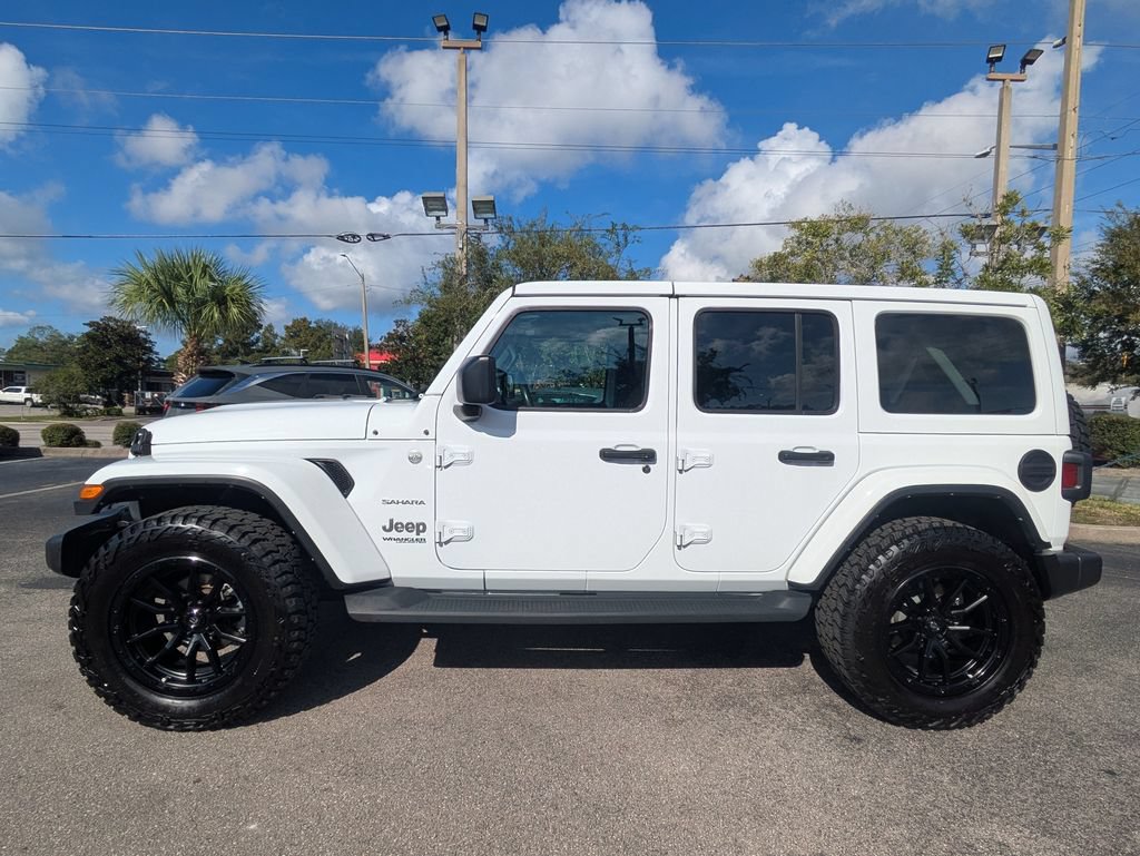 Used 2022 Jeep Wrangler Unlimited Sahara AWD/4WD image 7