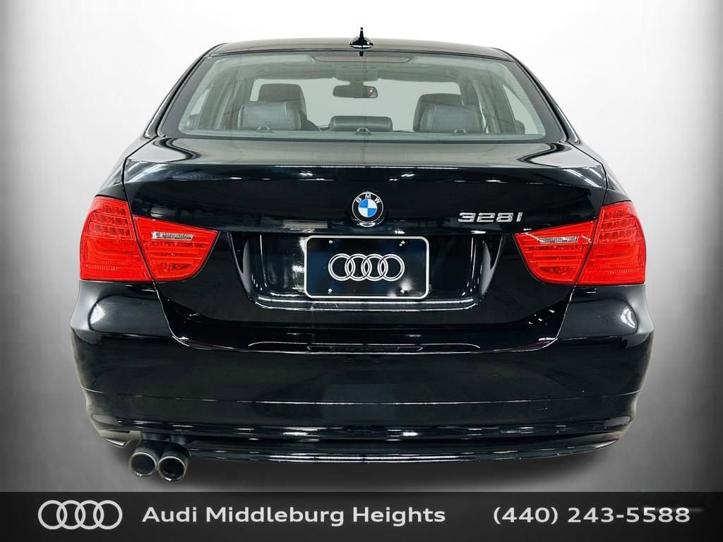 Used 2011 BMW 328i xDrive Sedan image 7