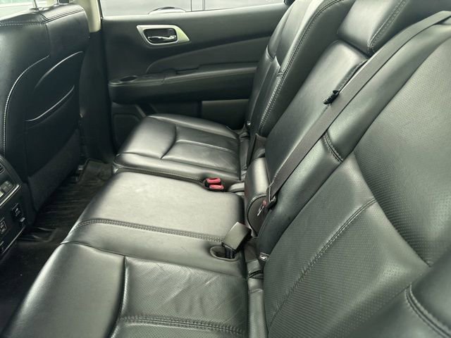 Used 2018 Nissan Pathfinder Platinum AWD/4WD image 9