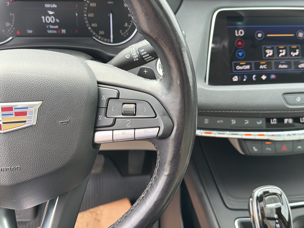 Used 2021 Cadillac XT4 Luxury w/ Cold Weather Package AWD/4WD image 33