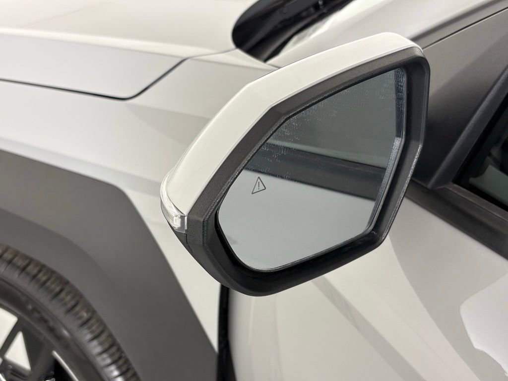 Used 2025 Hyundai Kona SEL image 13