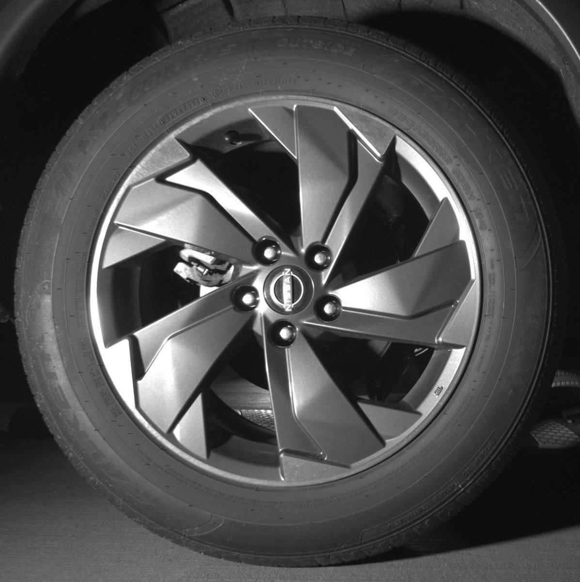Used 2025 Nissan Rogue SV FWD image 15