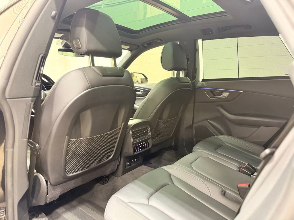 Used 2021 Audi Q8 Prestige image 35