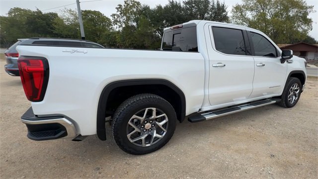 Certified 2025 GMC Sierra 1500 SLT image 8