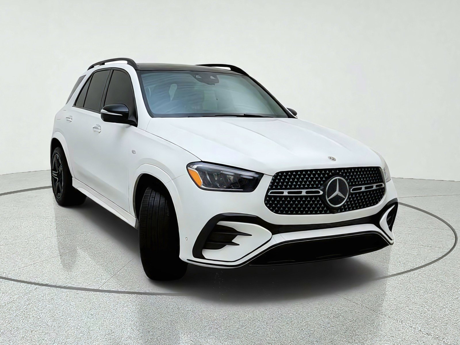 Certified 2025 Mercedes-Benz GLE 450e 4MATIC image 4