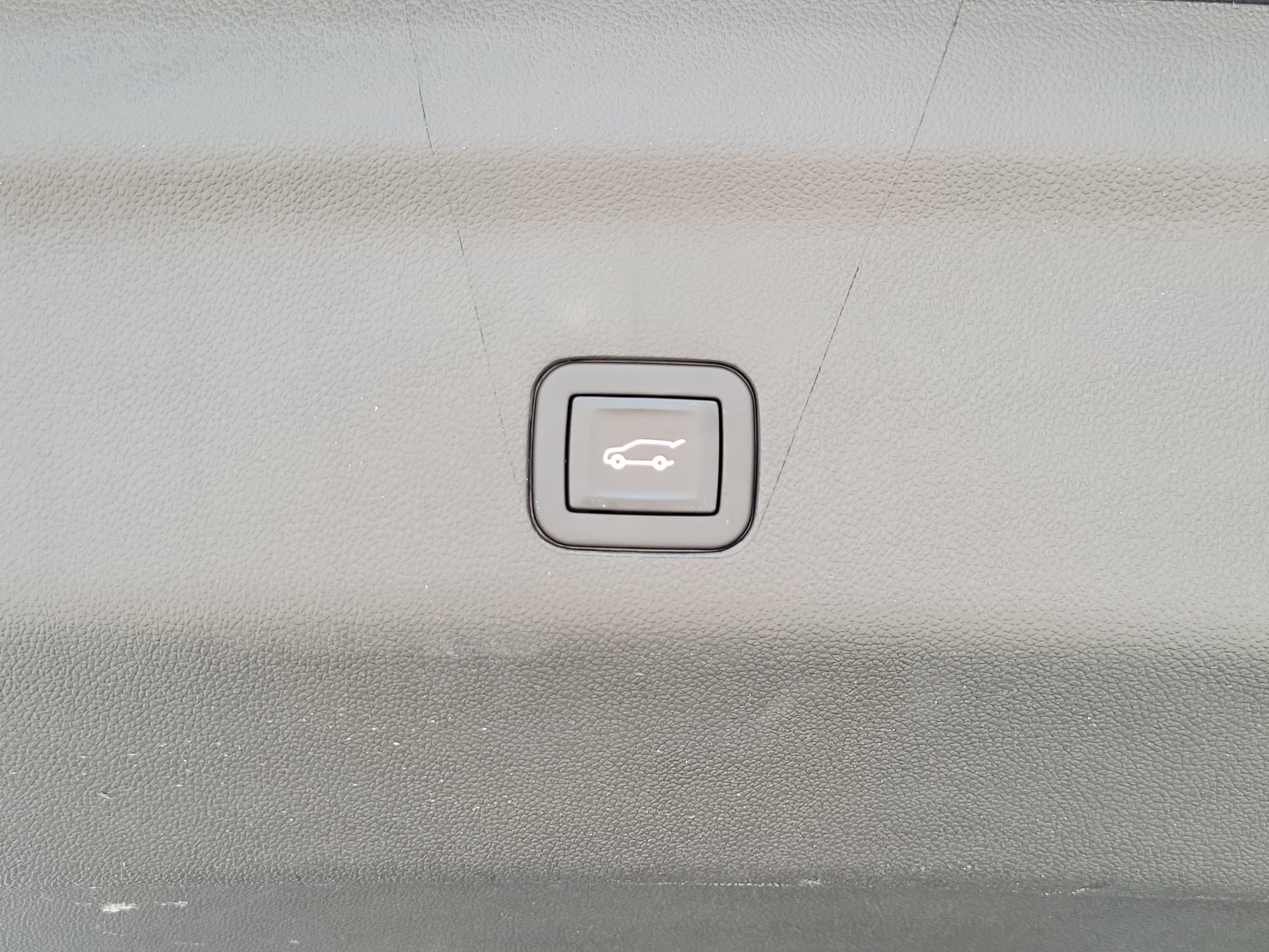 Used 2024 Chevrolet Tahoe Z71 w/ Luxury Package AWD/4WD image 19