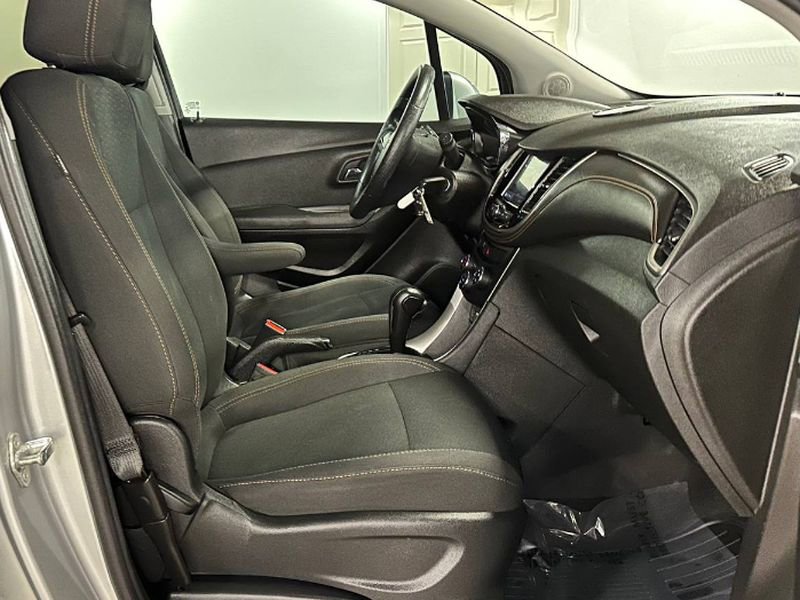 Used 2018 Chevrolet Trax LS FWD image 20