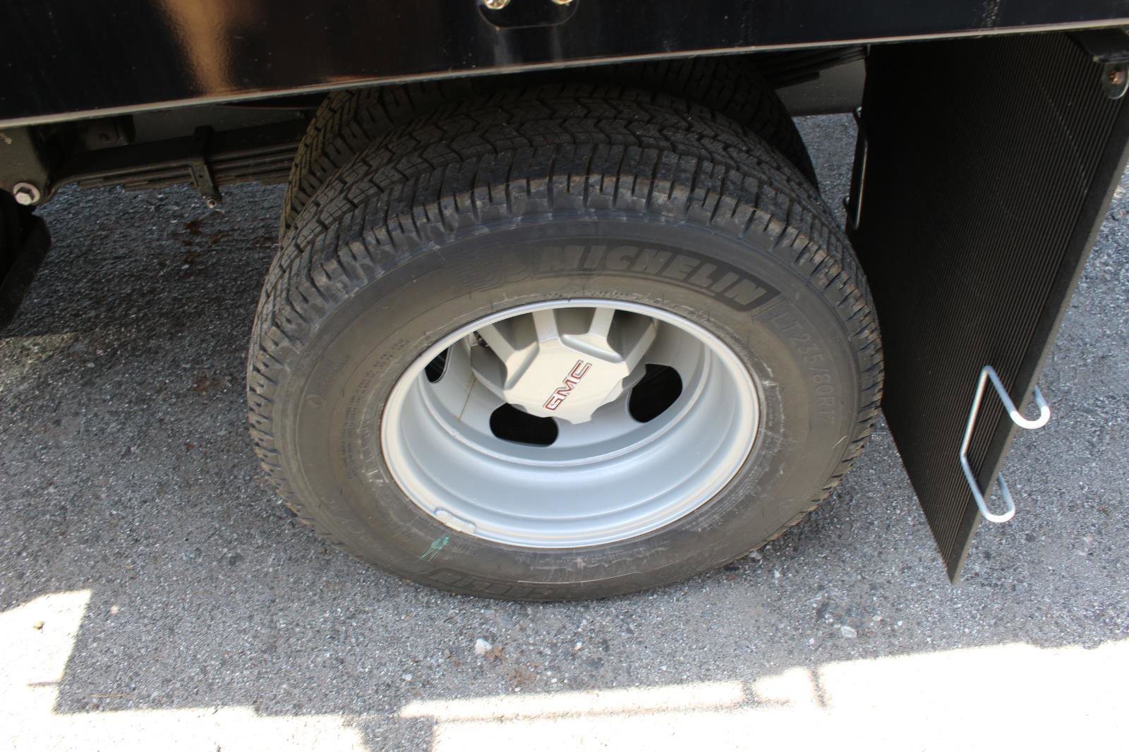 New 2026 GMC Sierra 3500 Pro w/ Convenience Package image 24