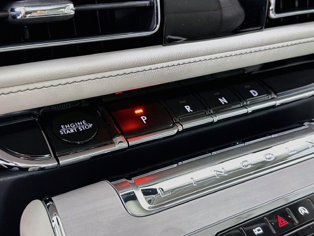 New 2027 Lincoln Aviator Reserve RWD image 17