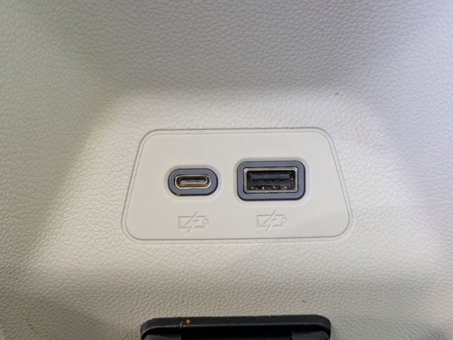 Used 2023 Buick Envision Avenir image 17