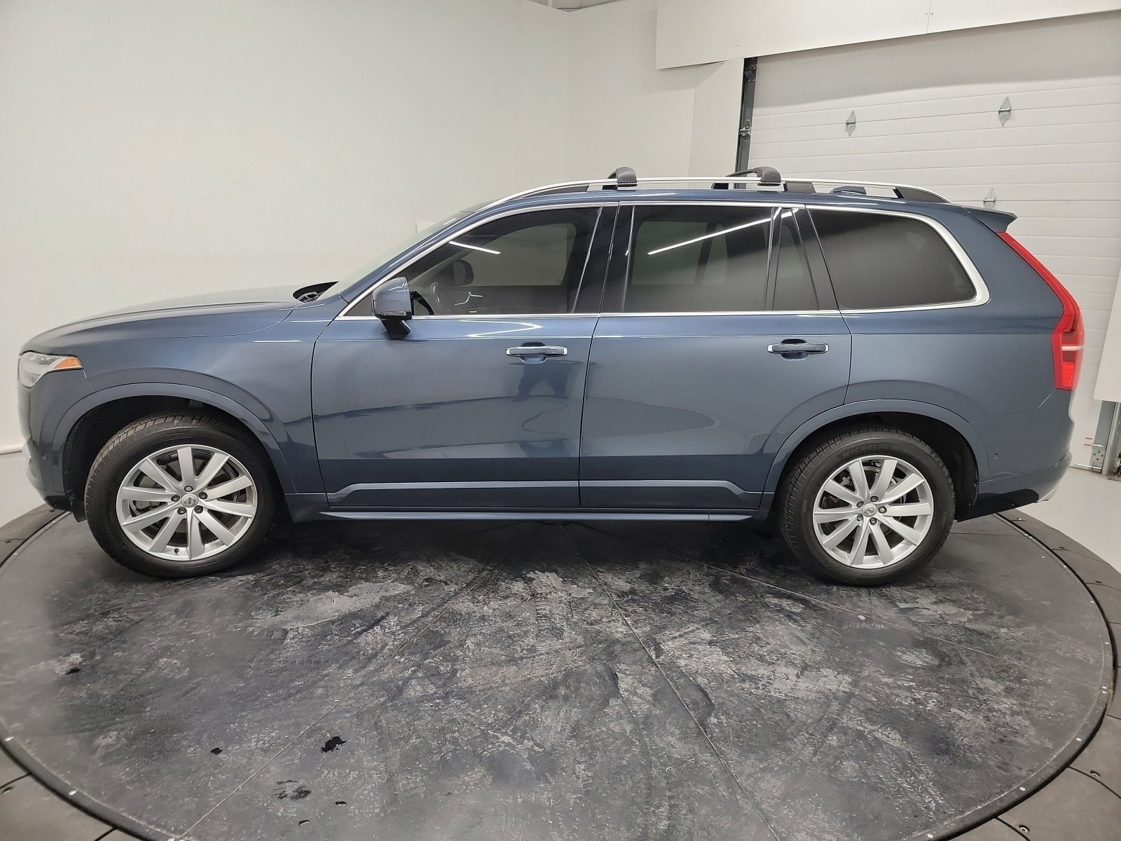Used 2019 Volvo XC90 T6 Momentum w/ Advanced Package image 4