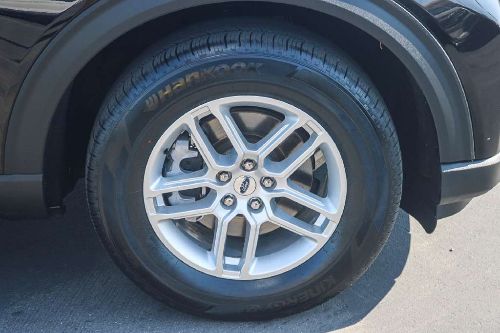 Certified 2025 Ford Explorer Active AWD/4WD image 10