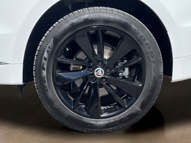 Used 2025 Jaguar F-PACE R-Dynamic S image 13