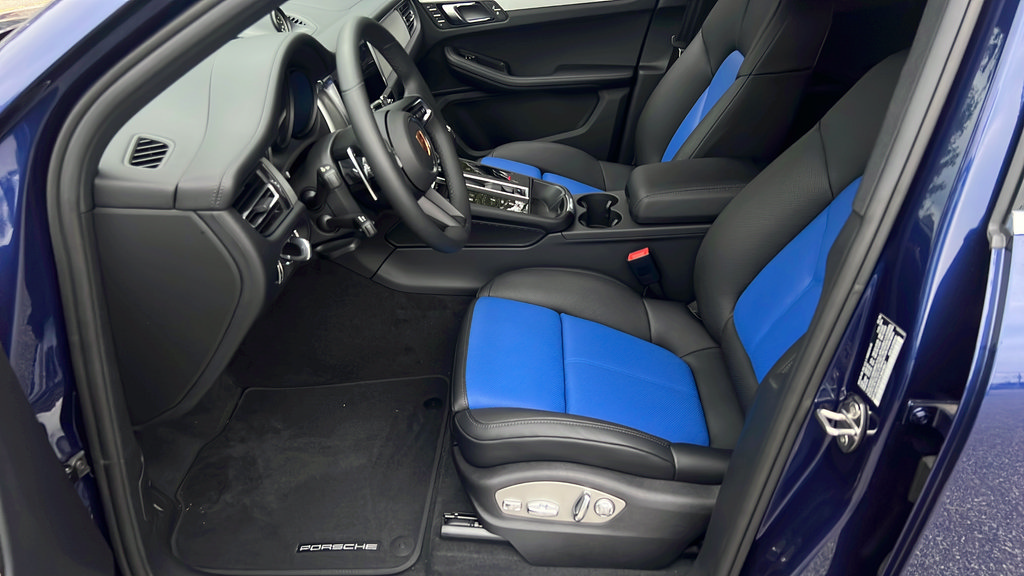 New 2026 Porsche Macan S AWD/4WD image 5