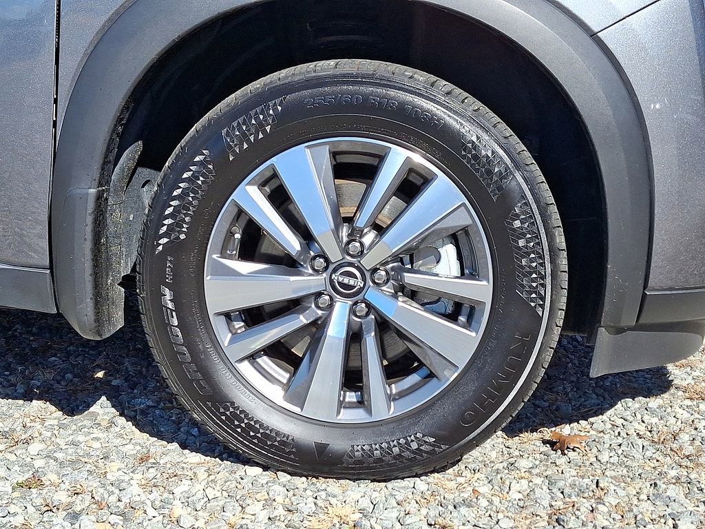 Used 2024 Nissan Pathfinder SL w/ Black Appearance Package image 19