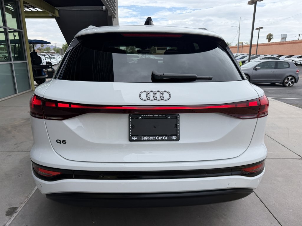 Used 2025 Audi Q6 e-tron Premium RWD image 13