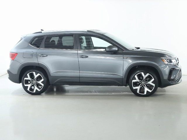 Used 2022 Volkswagen Taos SEL image 11