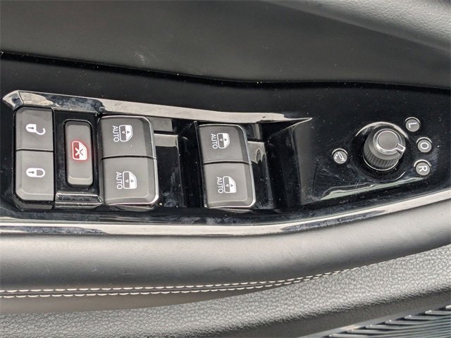 Used 2022 Jeep Grand Cherokee Overland image 12