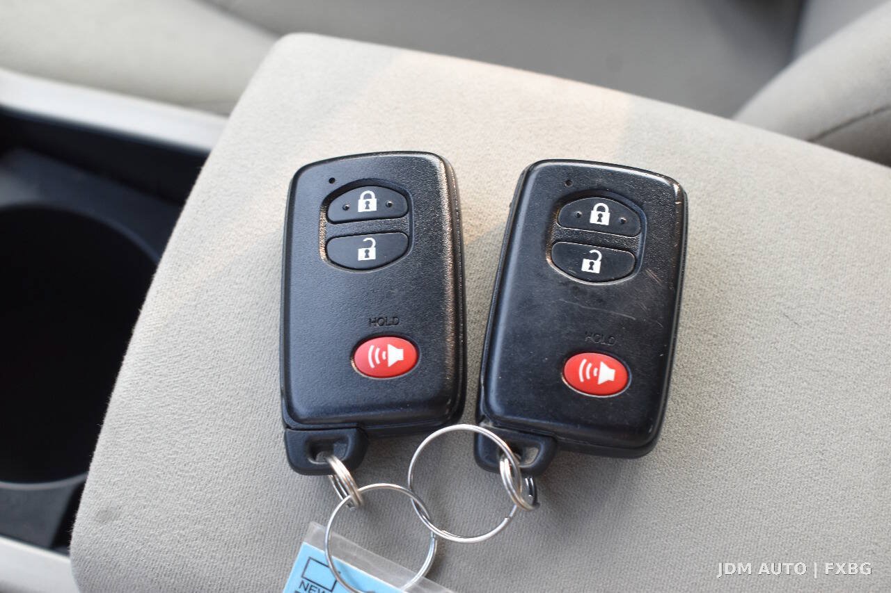 Used 2011 Toyota Prius Three FWD image 31