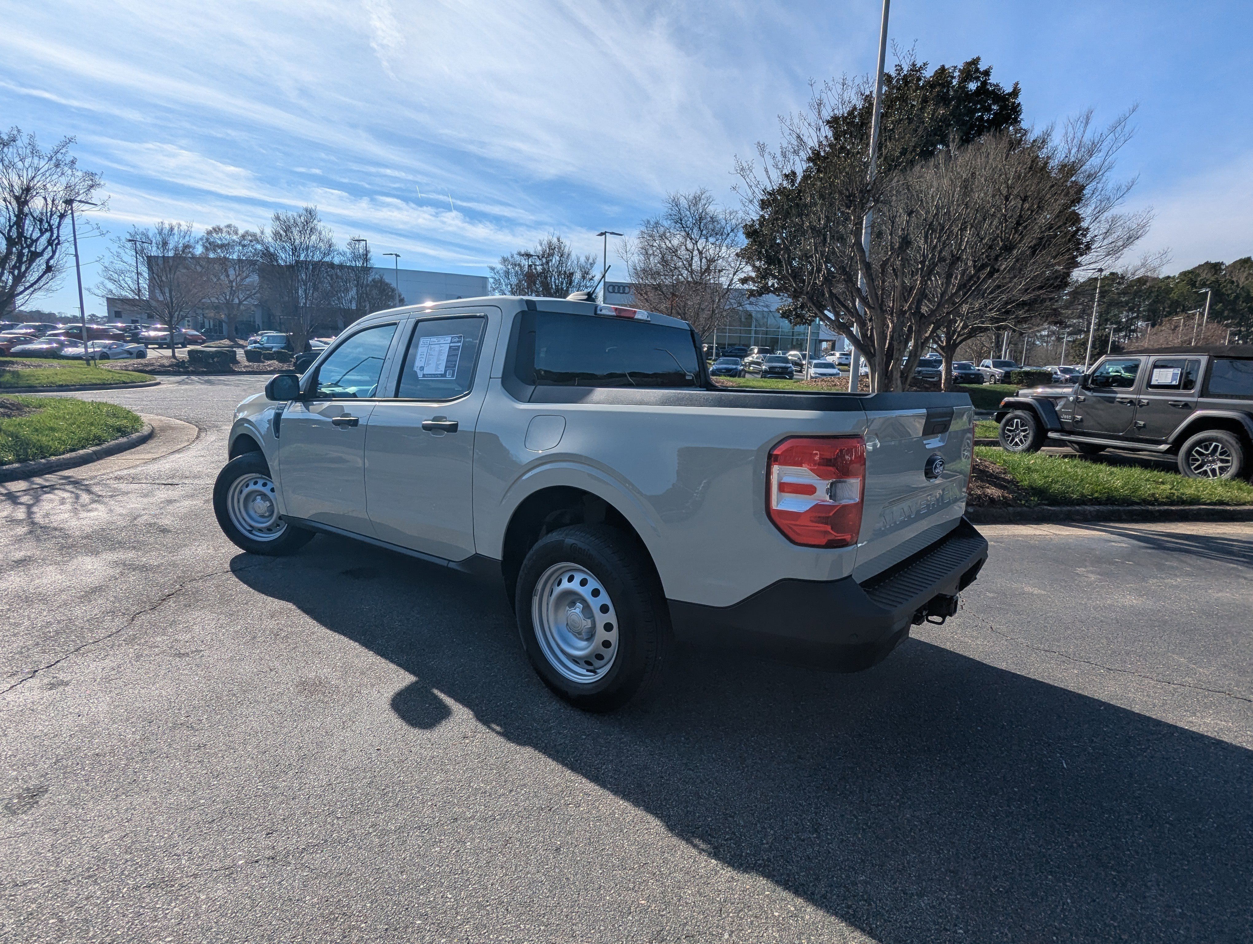 Used 2025 Ford Maverick XL image 7